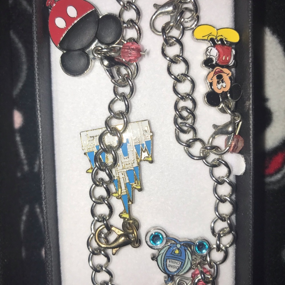 Disney charm bracelets - Picture 4 of 7